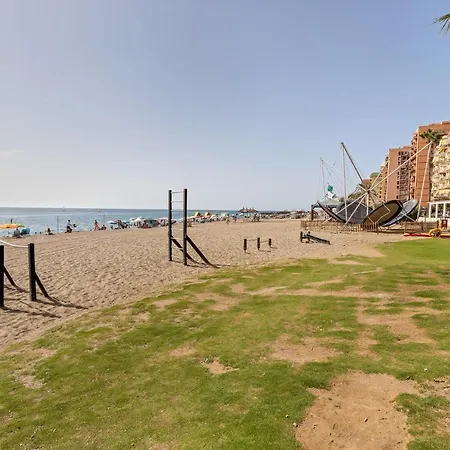 Frontal Al Mar Апартаменты *